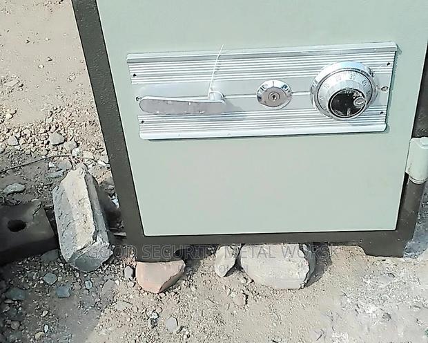 Fireproof Money Safe. · Photo 2