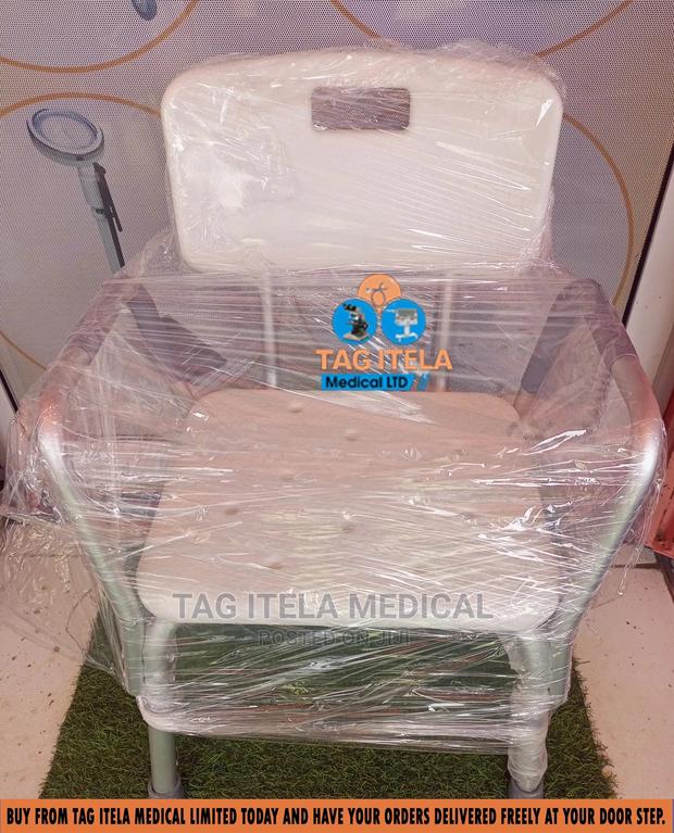 Bathroom Shower Seat (Backrest and Armrest) · Photo 3