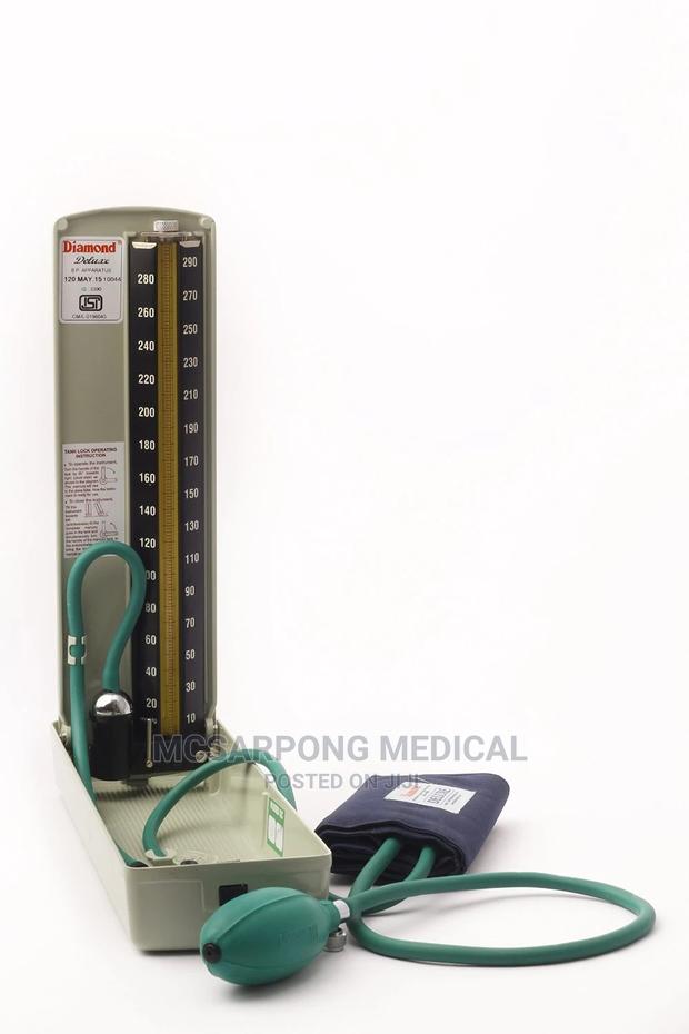 Sphygmomanometer · Photo 2