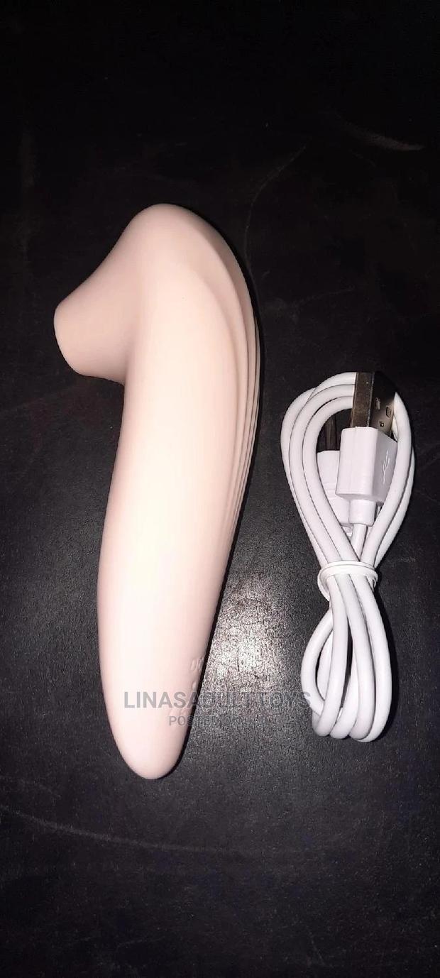 Clitoris Sucker Rechargeable Portable Massager · Photo 3