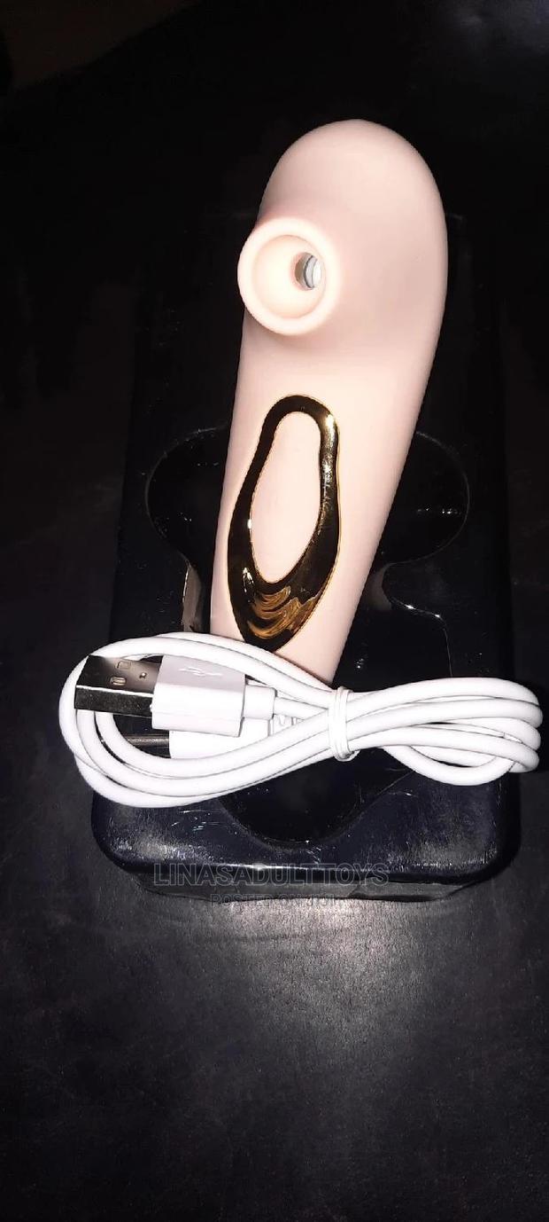 Clitoris Sucker Rechargeable Portable Massager · Photo 4