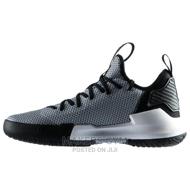 Basketball Shoes (One Size) · Photo 4