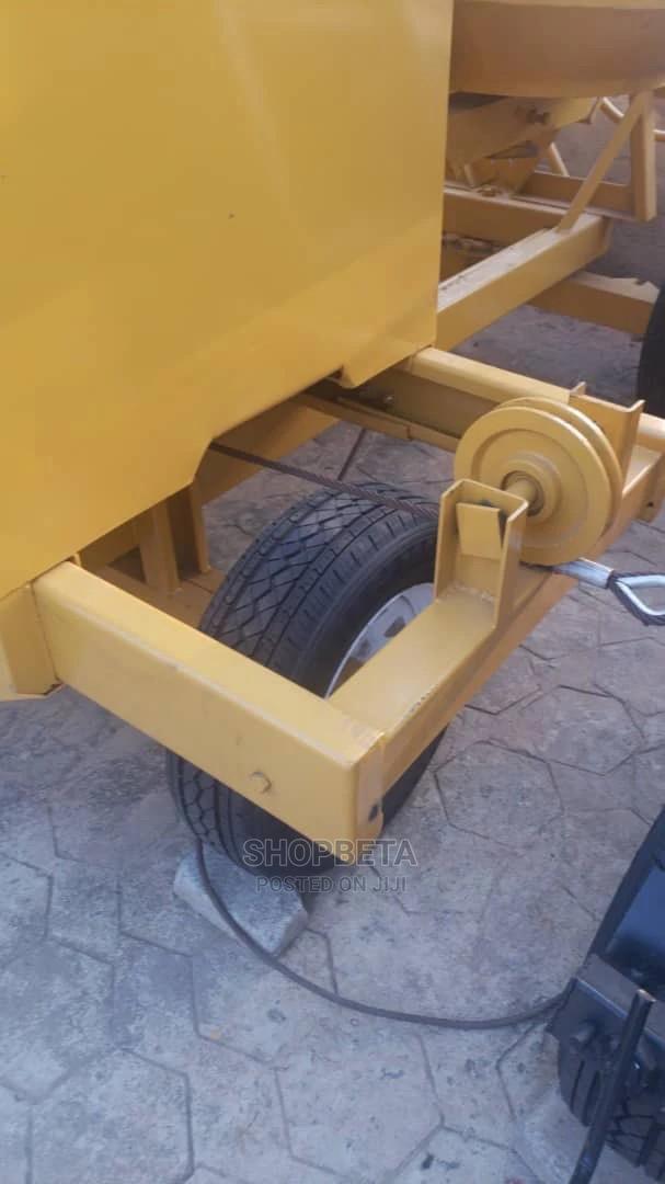 18hp Self Loader Concrete Mixer · Photo 2