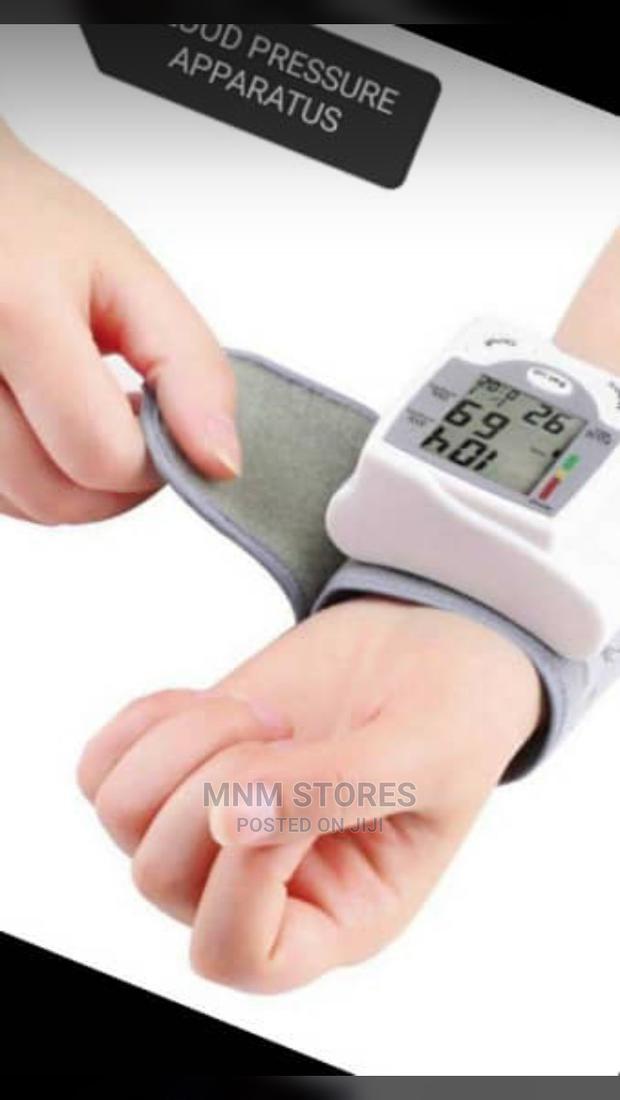Wrist Blood Pressure Checker · Photo 2
