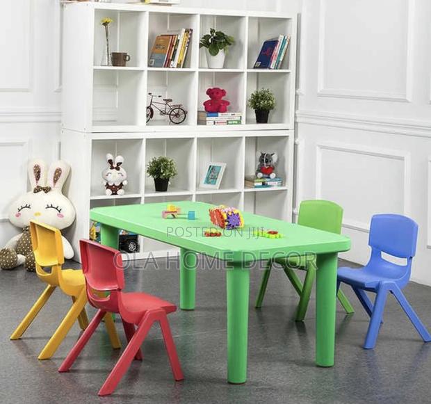 Table And Chairs · Photo 2