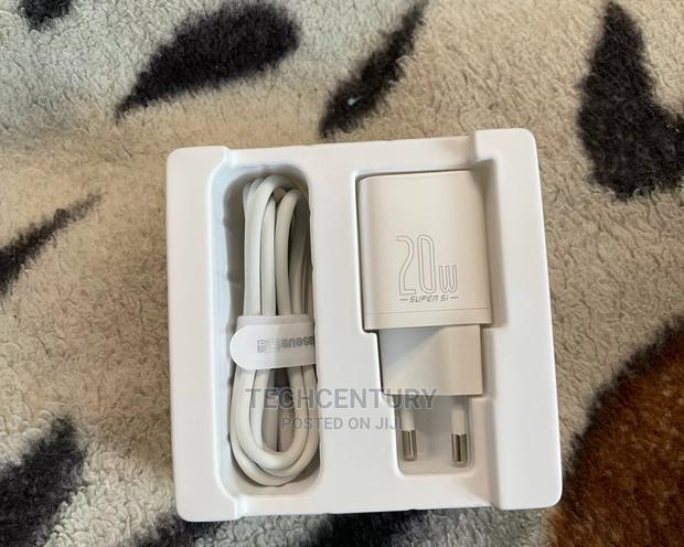 Baseus 20W PD Super Si USB C Charger for iPhone photo 3