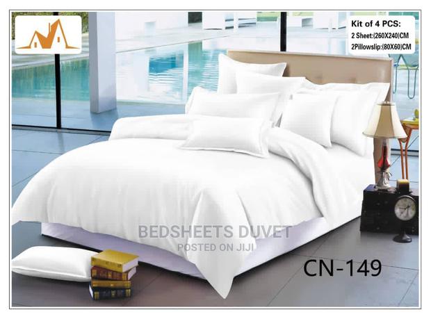 White Duvet Case Without Foam · Photo 3