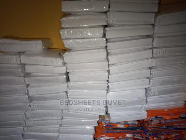White Duvet Case Without Foam · Photo 4