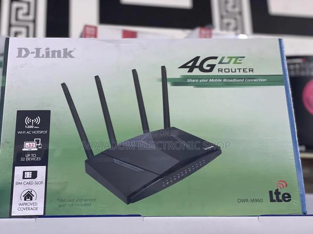 4 Poles D-Link 4G LTE Router · Photo 2