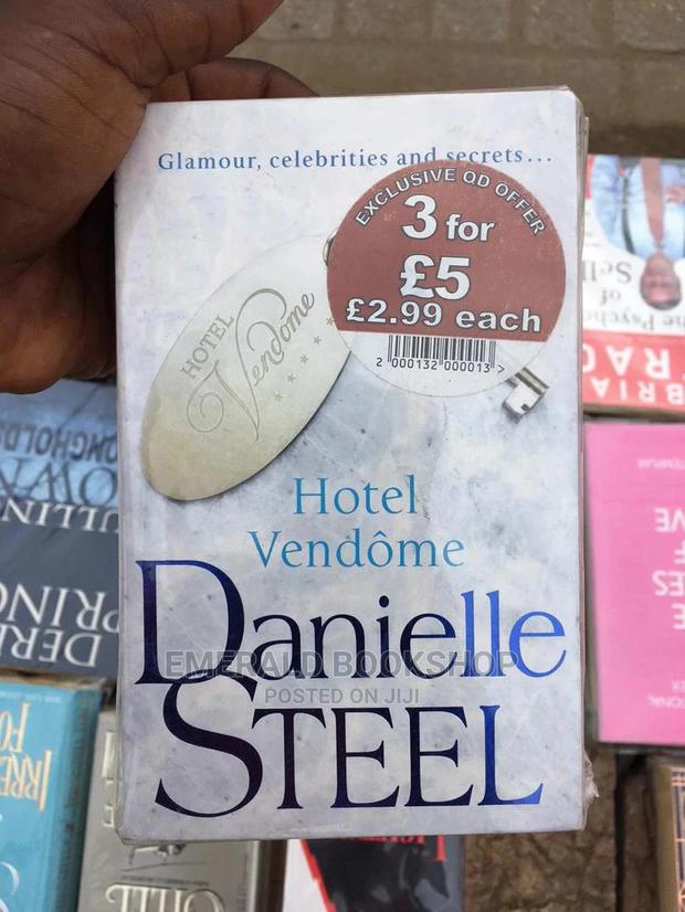 Danielle Steel Novels Home Use · Photo 1