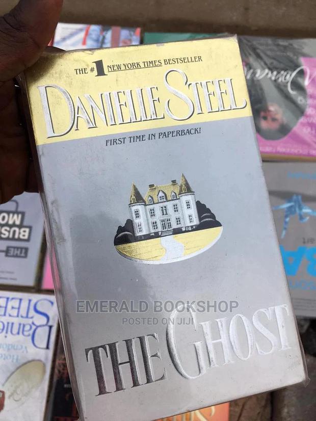 Danielle Steel Novels Home Use · Photo 3