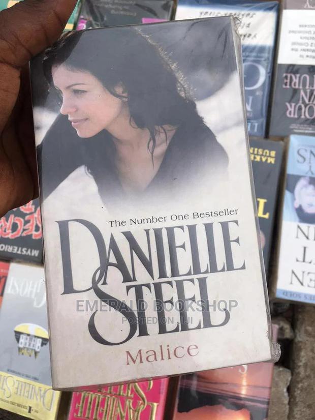 Danielle Steel Novels Home Use · Photo 4