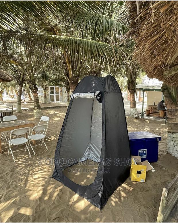 Outdoor Dress Changing Tent · Photo 3