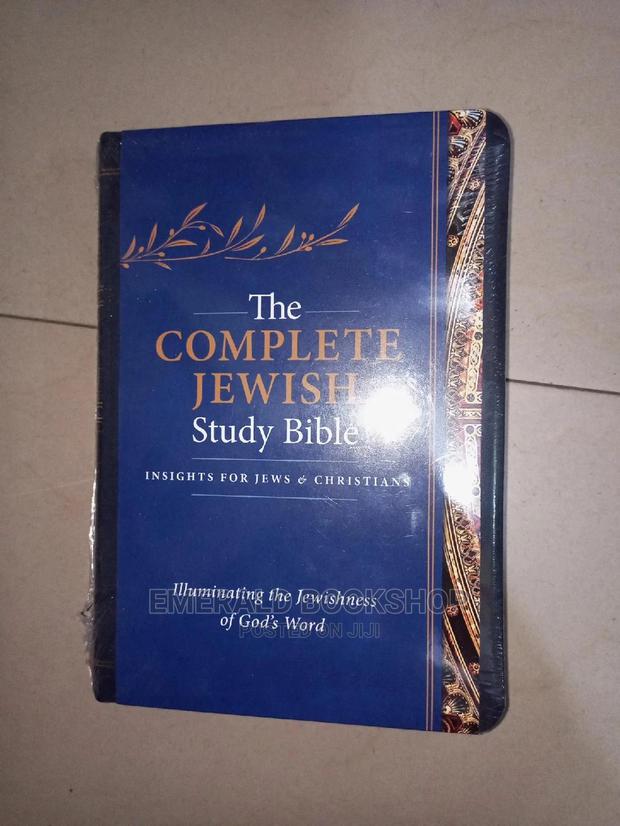 The Complete Jewish Study Bible · Photo 3