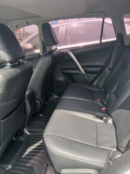 Toyota RAV4 XLE AWD (2.5L 4cyl 6A) 2017 White