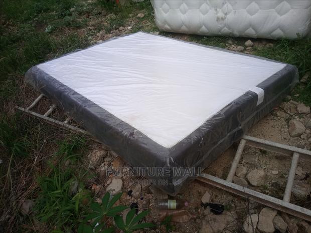 Canadian Queensize Mattress . 13 Inchees Thickness. Fr D