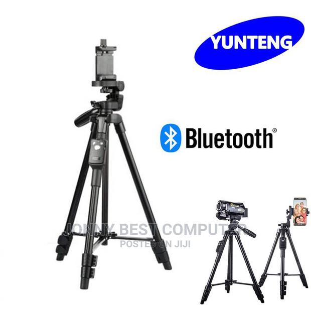Yuntung Phone and Camera Tripod · Photo 1
