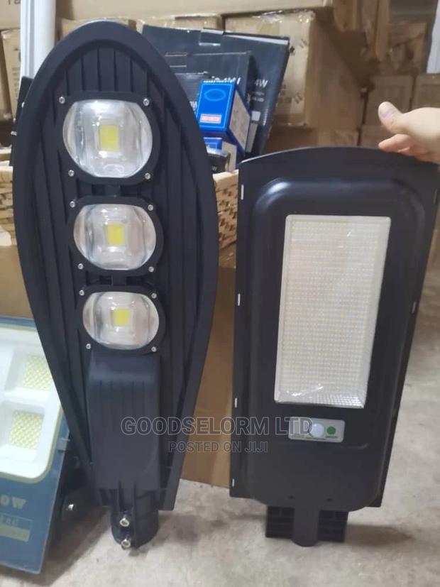 90W Solar Street Light · Photo 3
