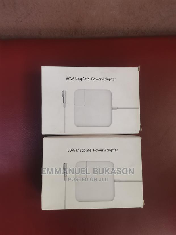 Macbook Pro 60w Charger · Photo 2