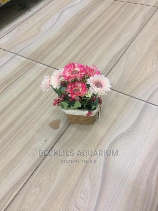 Flowers in a Basket · Photo 4
