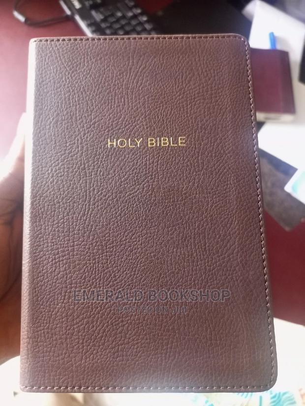 Njkv Compact Bible Big · Photo 2