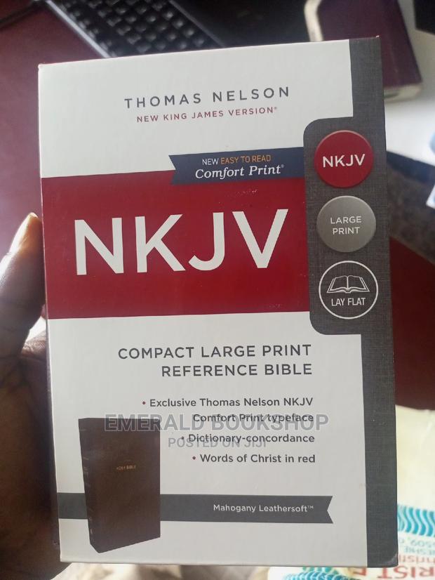 Njkv Compact Bible Big · Photo 1