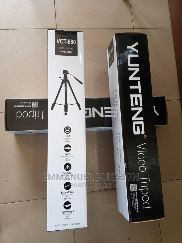 VCT 880 Tripod Stand · Photo 2