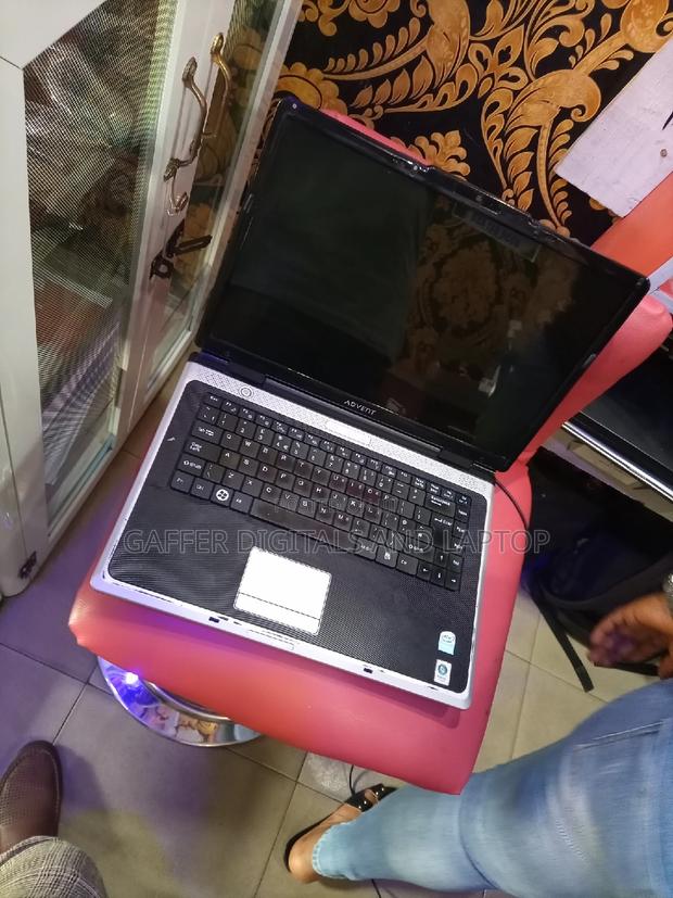 New Laptop Advent 5311 4GB Intel Core 2 Duo HDD 128GB · Photo 3