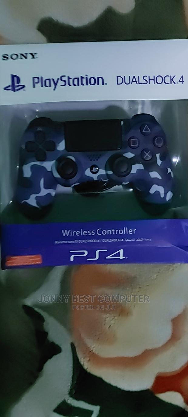 PS4 Game Controller · Photo 4