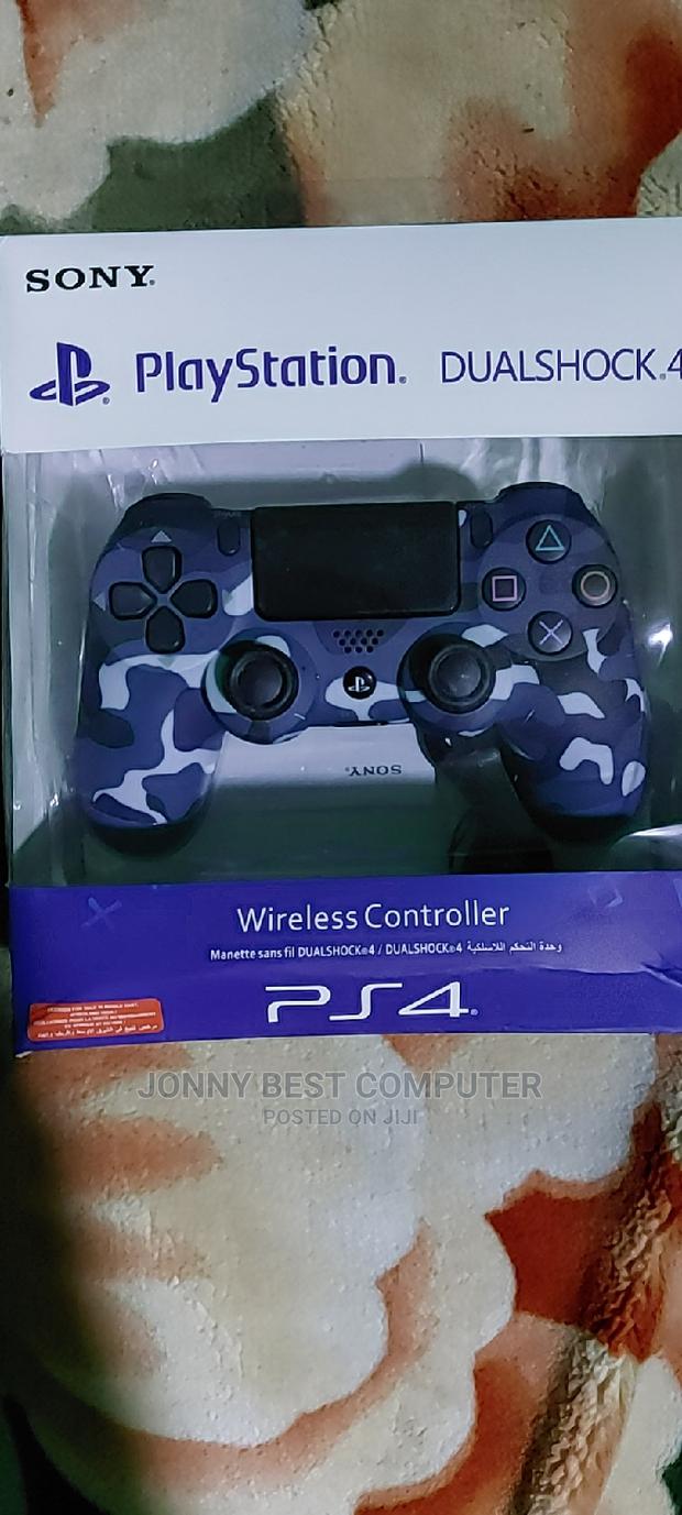 PS4 Game Controller · Photo 3