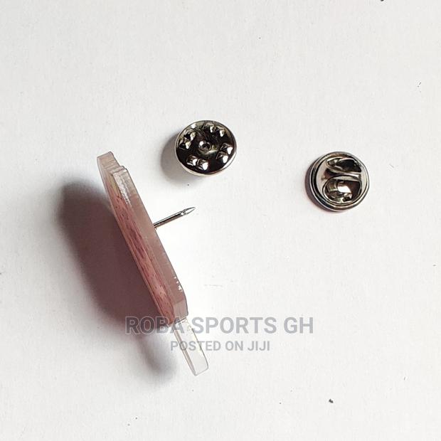 Manchester Lapel Pin · Photo 4