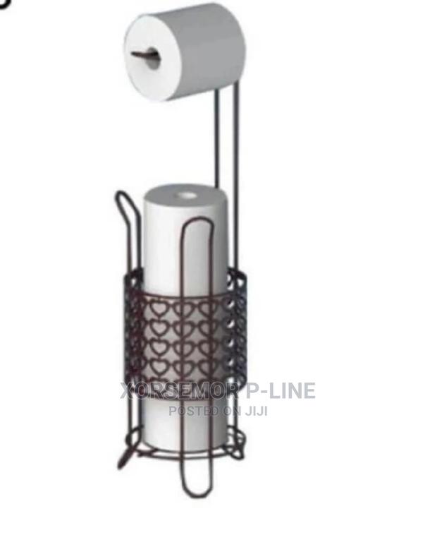 Tissue and Troll Stand · Photo 2