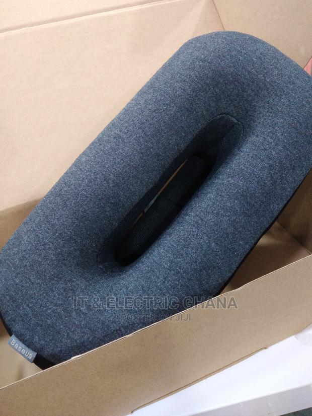 Baseus Floating Headrest Pillow photo 4