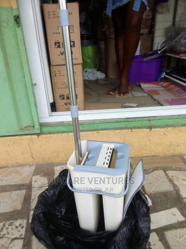 Flate Mop With It Wet and Dry Bucket · Photo 4