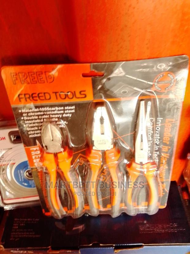 3 Set of Pliers · Photo 4
