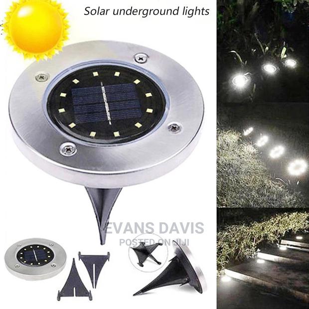 Waterproof Ground/Floor Solar Light 16 Leds · Photo 2