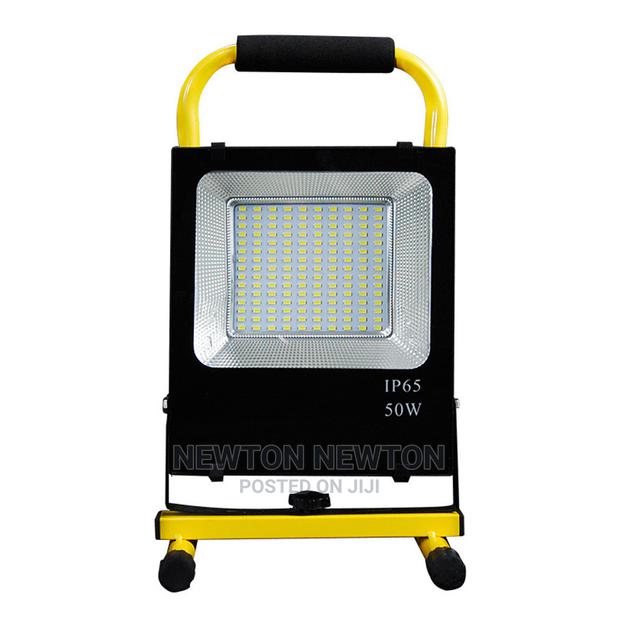 150w Rechargeable Flood Light · Photo 2