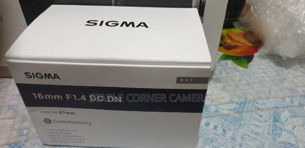 Sigma 16mm F1.4 CONTEMPORARY Wide Angle Lens for Canon EF-M · Photo 1