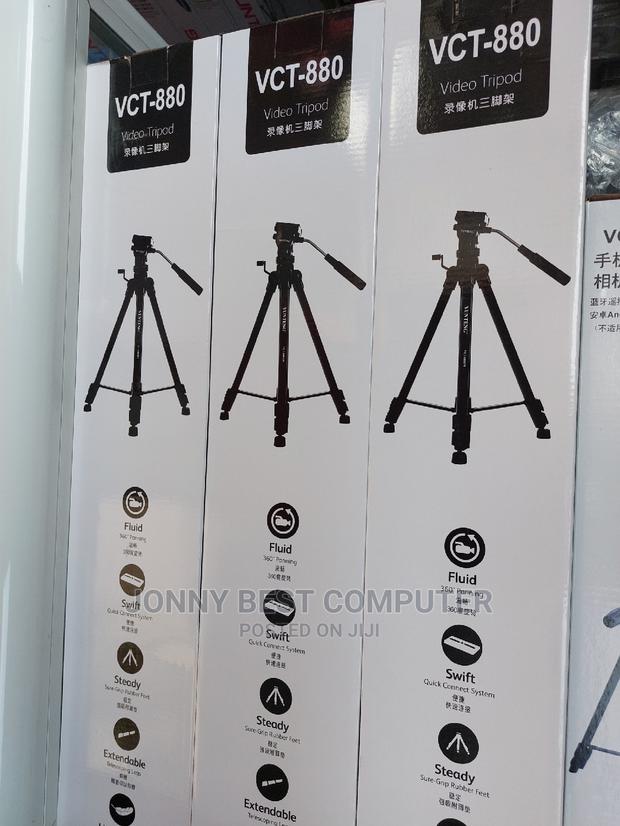 VCT 880 Video Tripod · Photo 2