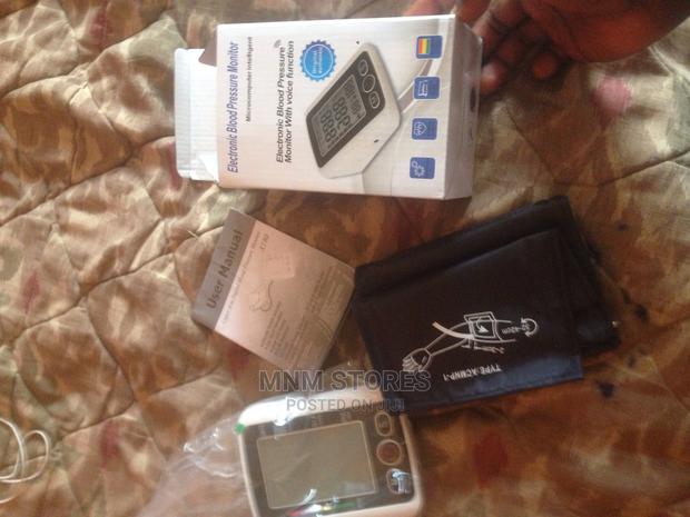 Automatic Blood Pressure Monitor With Audio Function · Photo 2