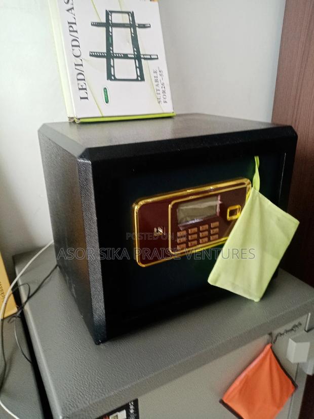 Office Safe · Photo 2