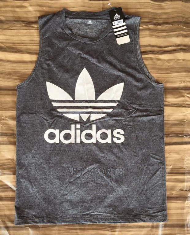 Adidas Sleeveless Top · Photo 2