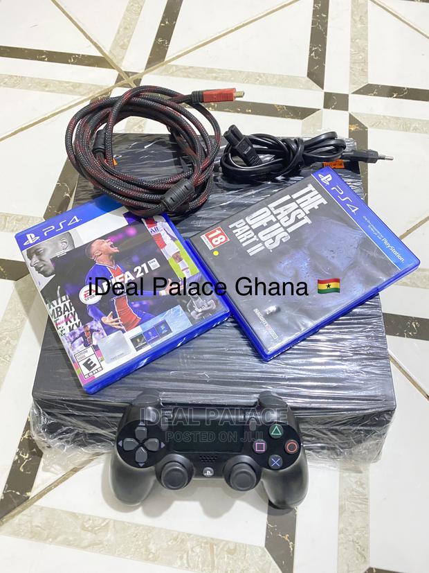 Playstation 4 Pro With Fifa and Last of Us · Photo 4