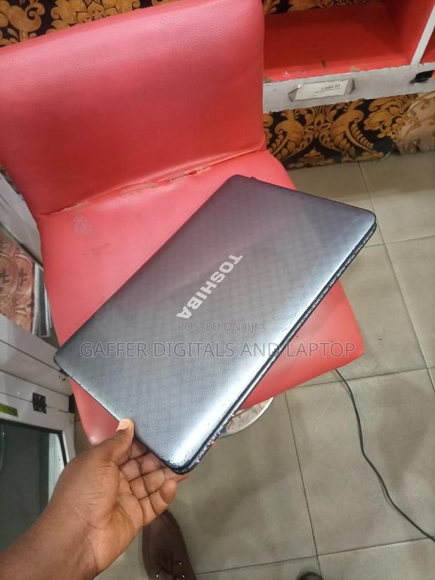 New Laptop Toshiba A30 4GB Intel Core I3 HDD 256GB · Photo 1