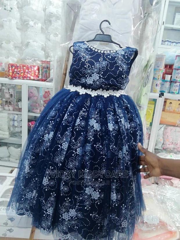 Girl Outting · Photo 2