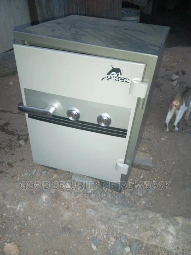 Used Money Safe · Photo 2