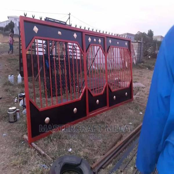 Metal Main Gate · Photo 2
