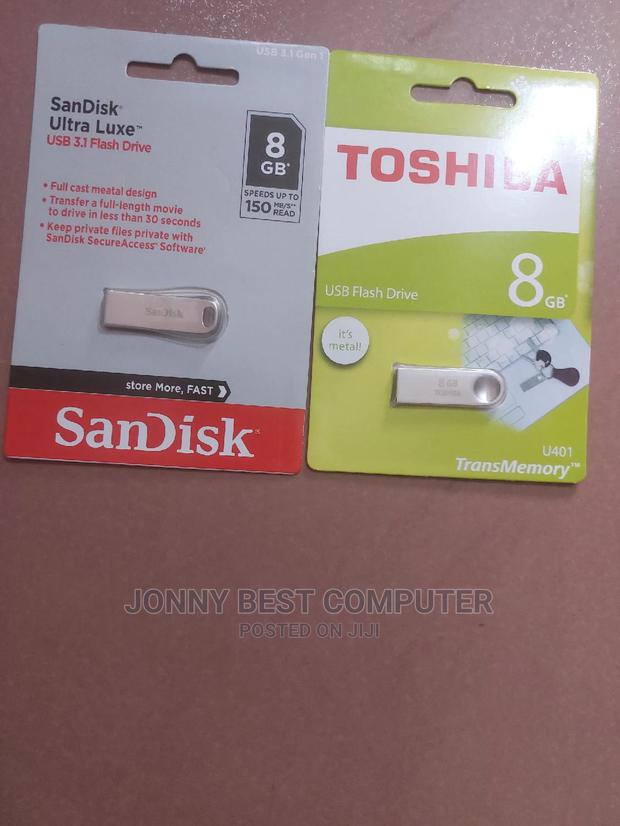 8GB Pen Drive · Photo 3