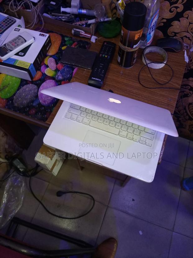 New Laptop Apple MacBook 2012 4GB Intel Core 2 Duo HDD 320GB · Photo 1