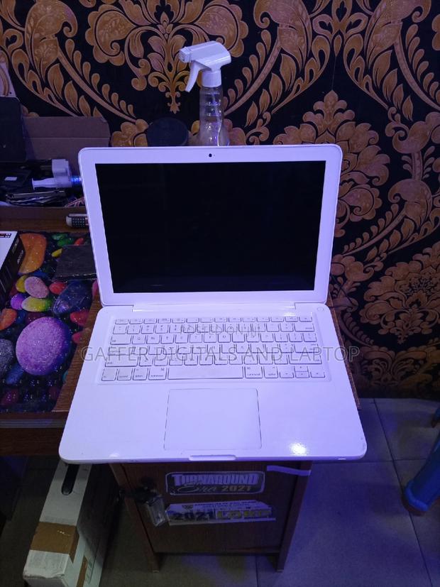 New Laptop Apple MacBook 2012 4GB Intel Core 2 Duo HDD 320GB · Photo 2